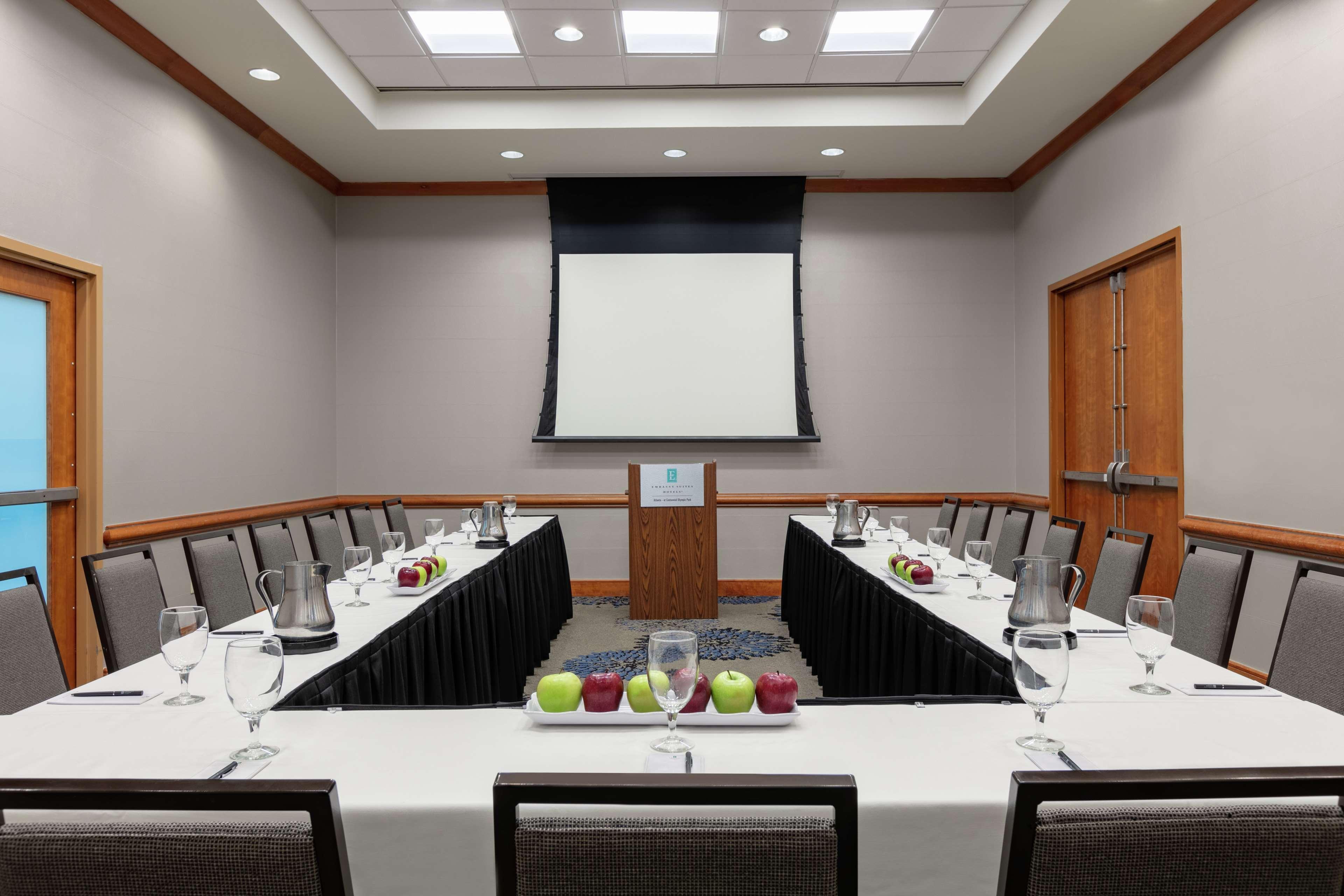 Embassy Suites By Hilton Atlanta At Centennial Olympic Park Экстерьер фото