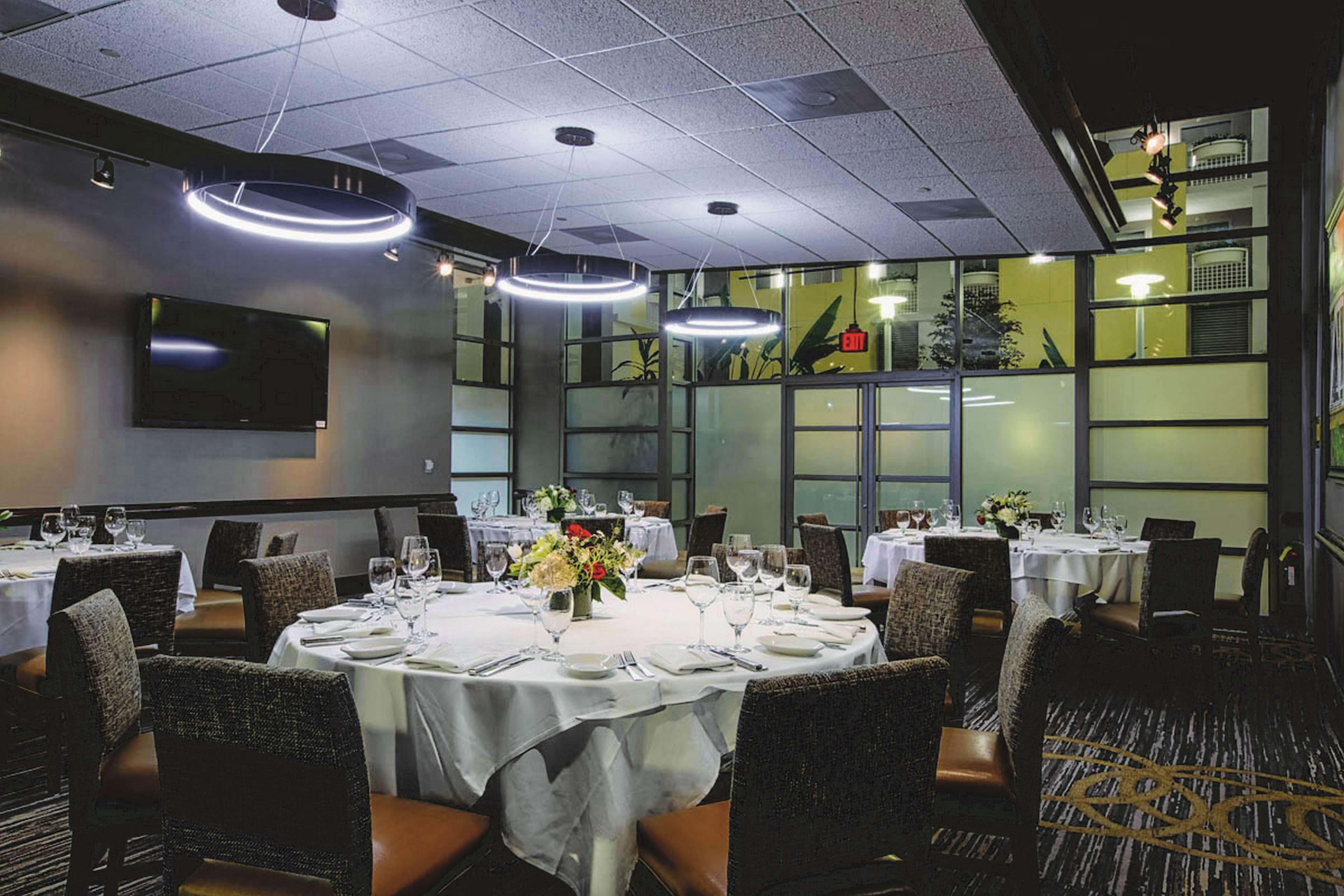 Embassy Suites By Hilton Atlanta At Centennial Olympic Park Экстерьер фото