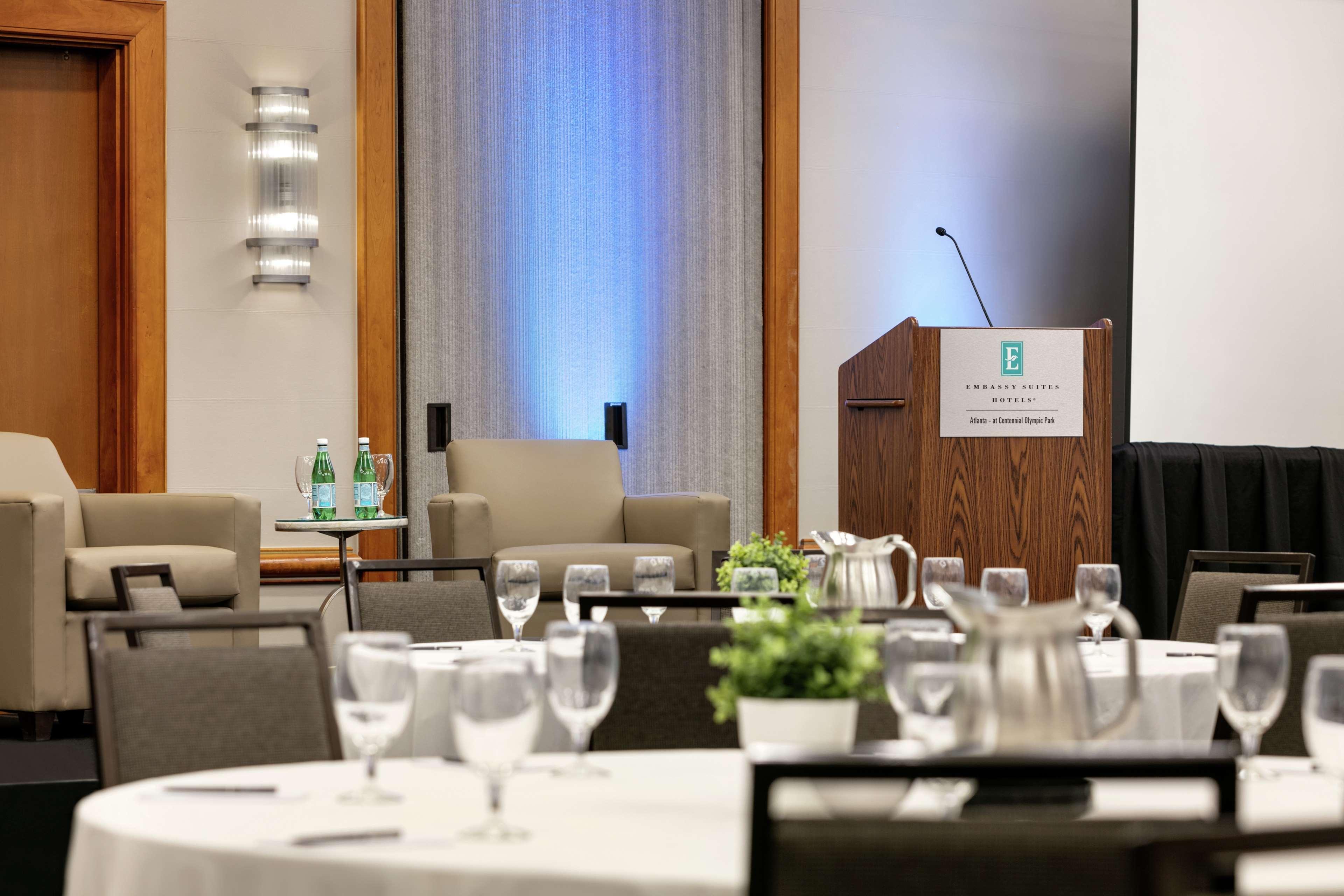 Embassy Suites By Hilton Atlanta At Centennial Olympic Park Экстерьер фото