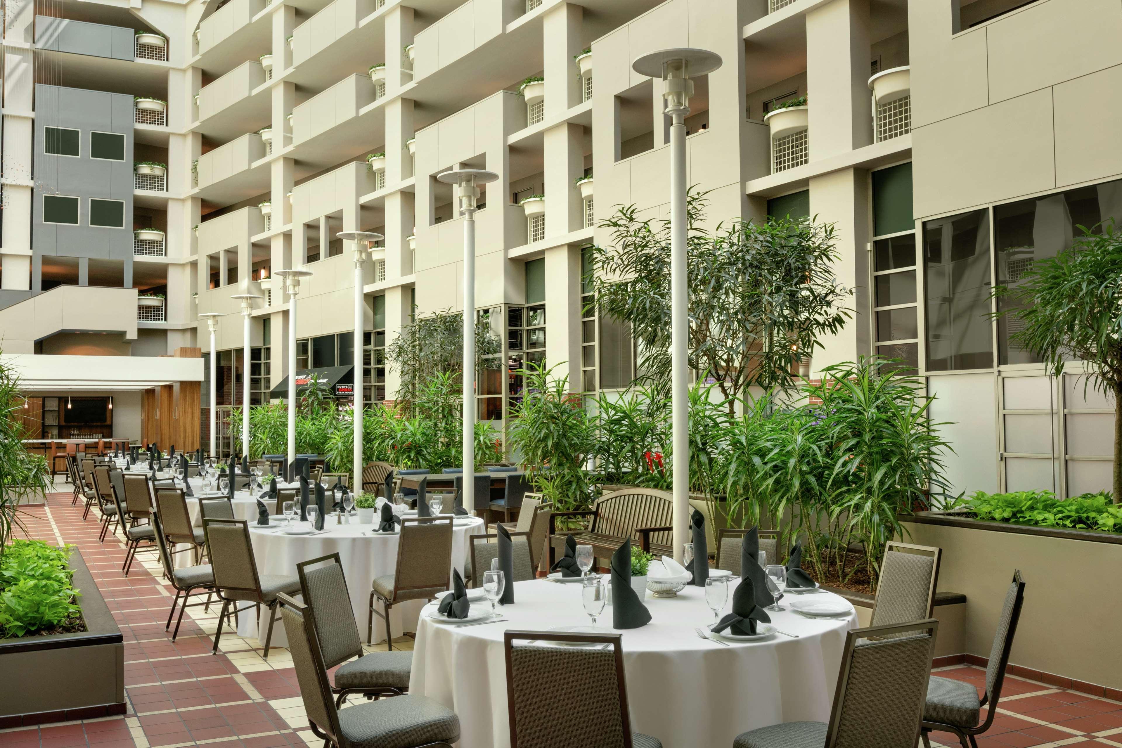 Embassy Suites By Hilton Atlanta At Centennial Olympic Park Экстерьер фото