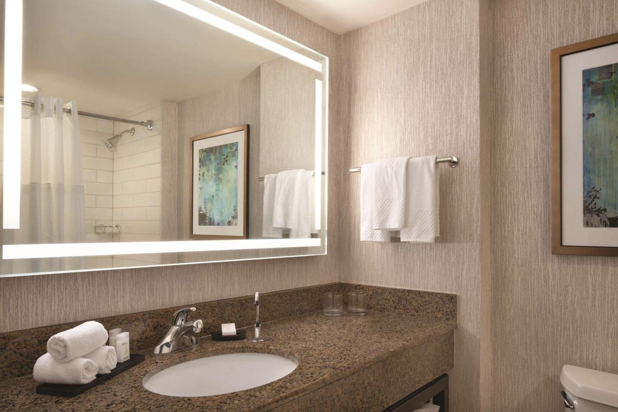 Embassy Suites By Hilton Atlanta At Centennial Olympic Park Экстерьер фото