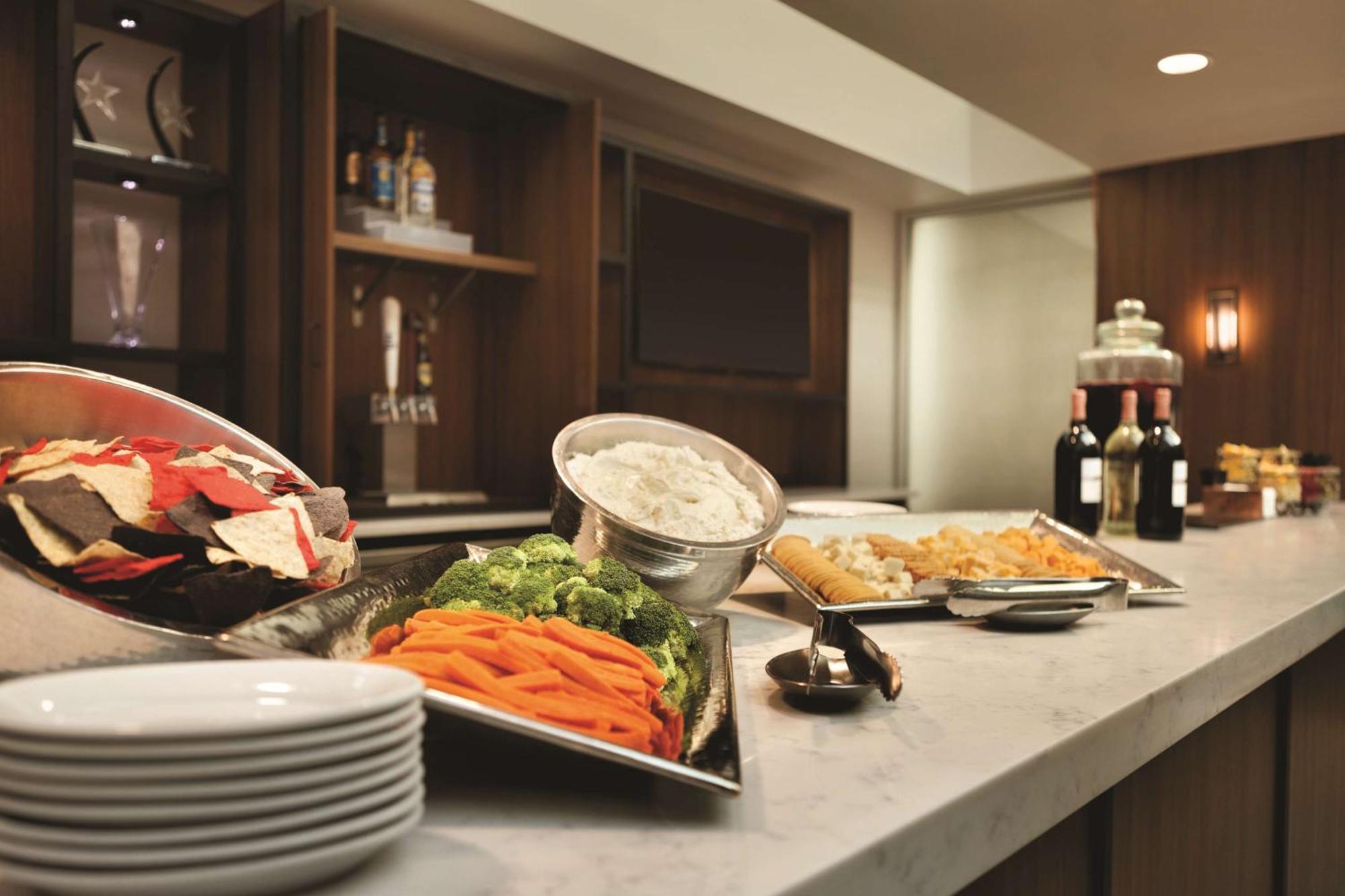 Embassy Suites By Hilton Atlanta At Centennial Olympic Park Экстерьер фото
